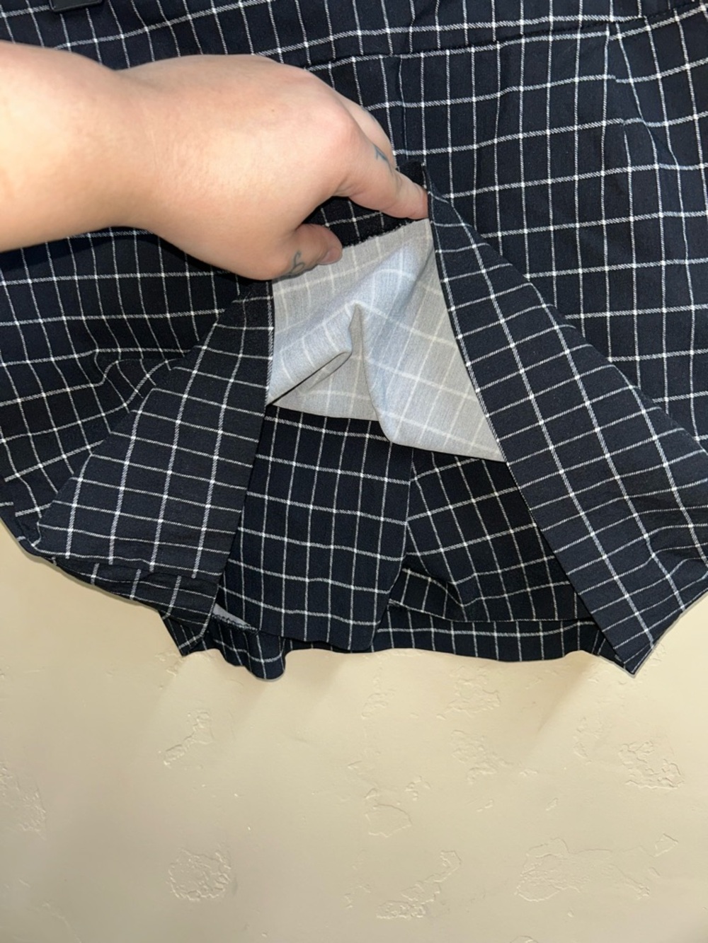 🔥5/$30🔥 Black Windowpane Grid Shorts | Zac & Rachel | Size 8 - Picture 4 of 7
